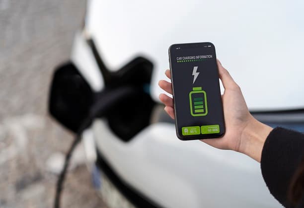 Silicon Carbide (SIC)-Based Wireless Battery Charger for Electric Vehicles